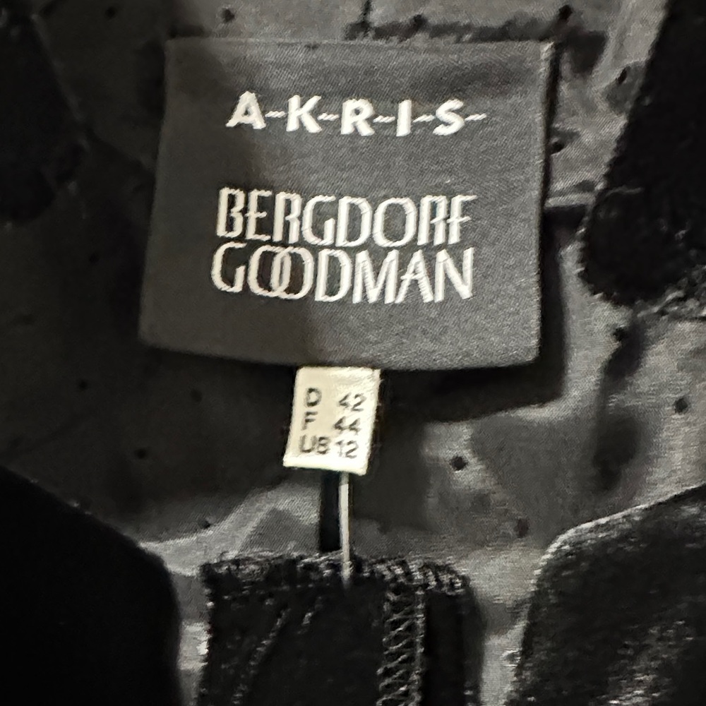 Akris Black Velvet Tailored Blazer - Picture 2 of 14